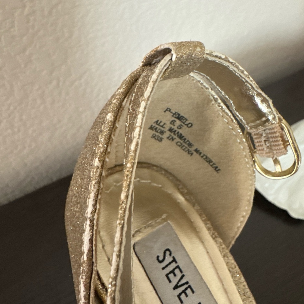 Steve Madden Gold heels size 6.5 - Picture 4 of 7